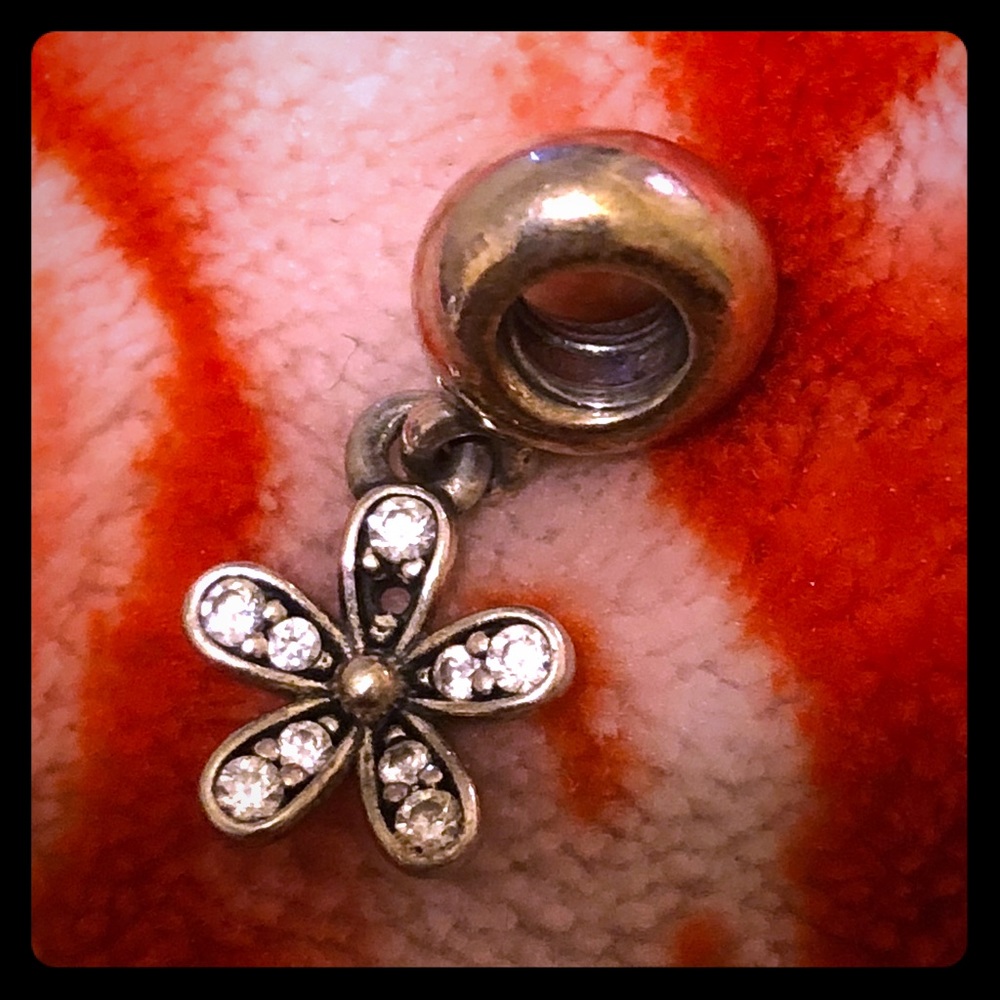 Pandora Dazzling Daisy Charm!
